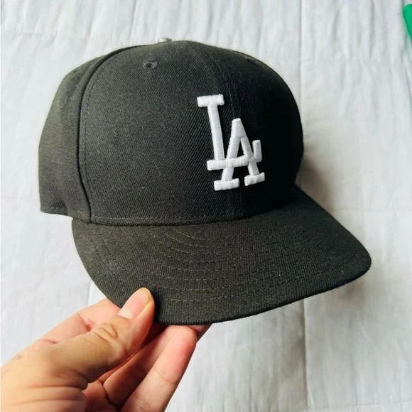 New Era LA MLB Dodges Black & White Baseball Dad Hat - Picture 2 of 8